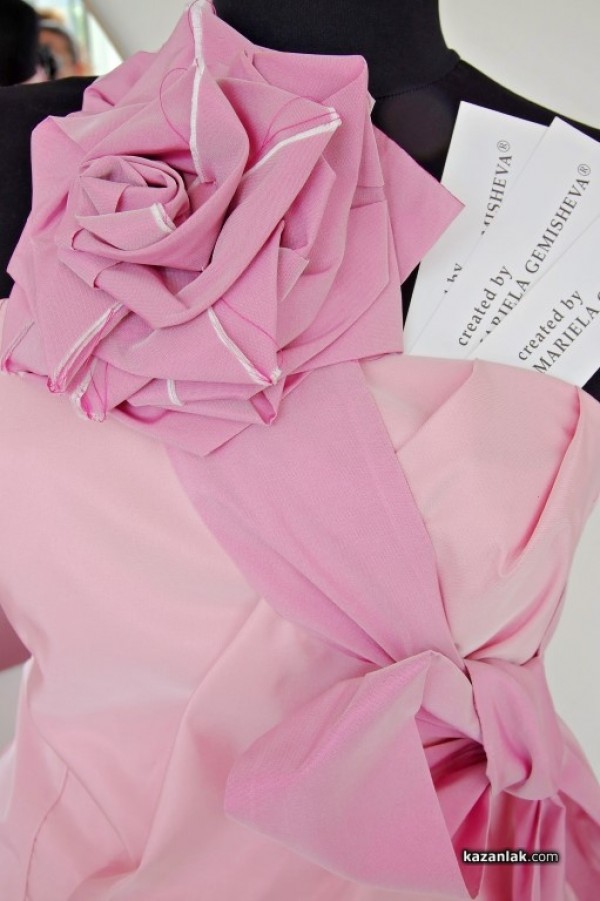 Царица Роза 2018 ще носи рокля на Мариела Гемишева