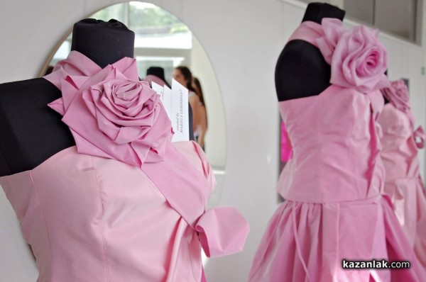 Царица Роза 2018 ще носи рокля на Мариела Гемишева