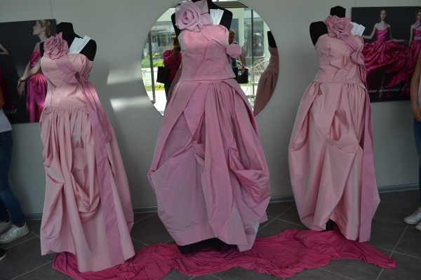 Нови авторски рокли за Царица Роза 2018 и нейните подгласнички