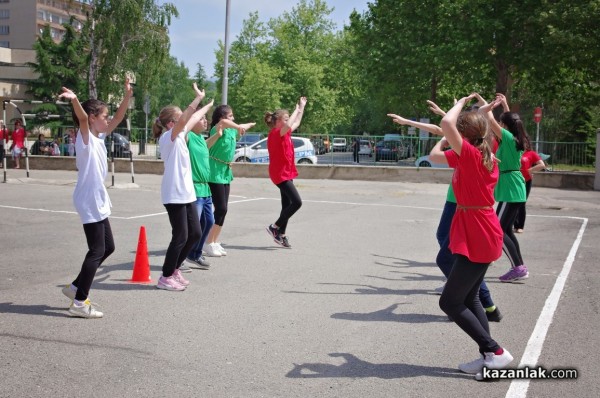 Учениците от Математическата гимназия се надиграваха на хора