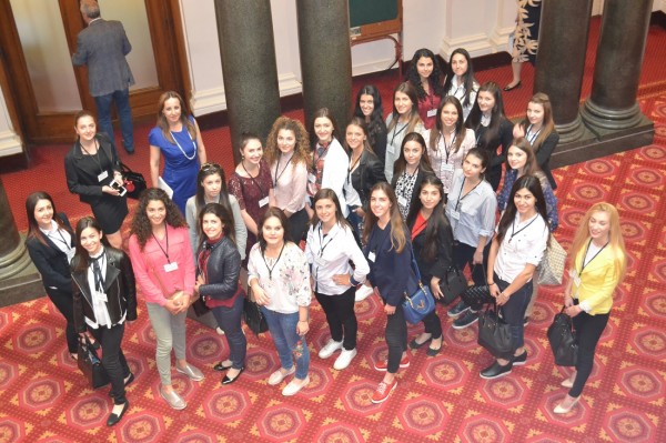 Кандидатките за Царица Роза 2018 посетиха Парламента