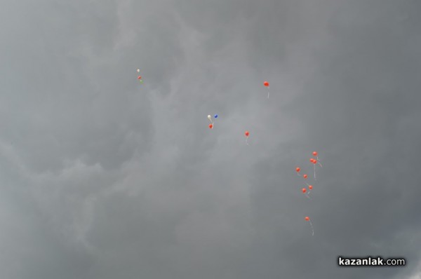 “Безсмъртният полк“ шества в Казанлък за втори път