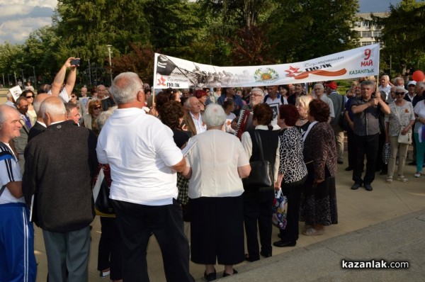 “Безсмъртният полк“ шества в Казанлък за втори път