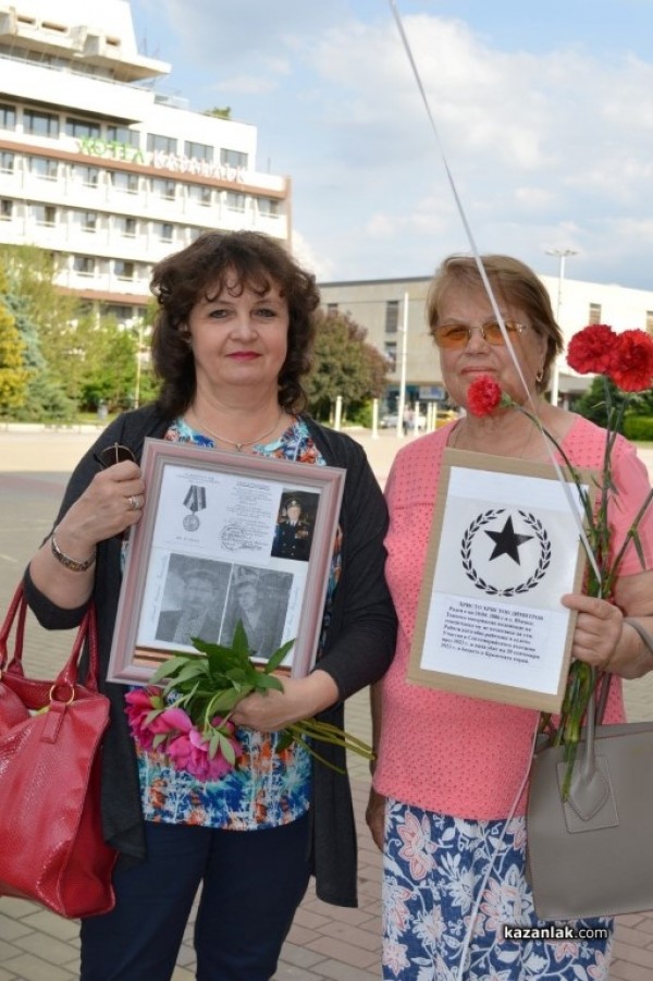 “Безсмъртният полк“ шества в Казанлък за втори път