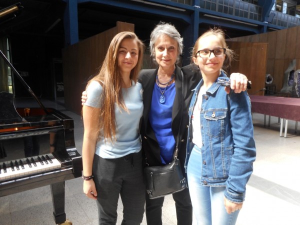 Нови успехи на музикалните подиуми за казанлъшки пианисти