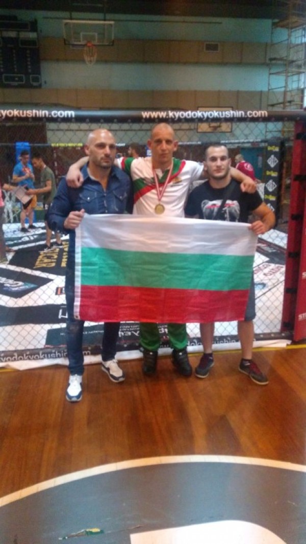 Нов балкански шампион по аматьорски ММА от Казанлък