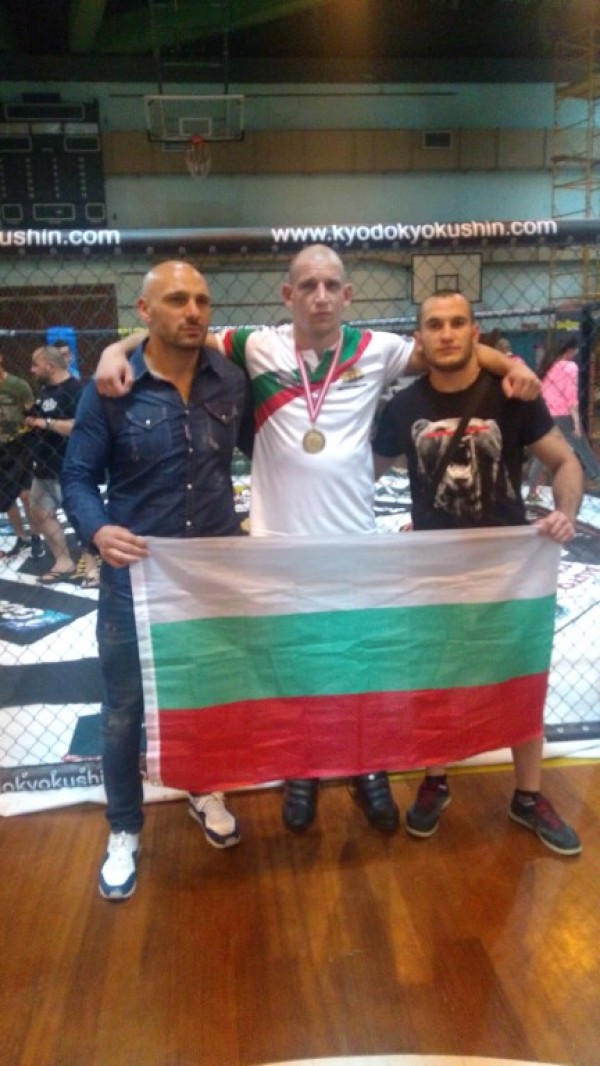 Нов балкански шампион по аматьорски ММА от Казанлък