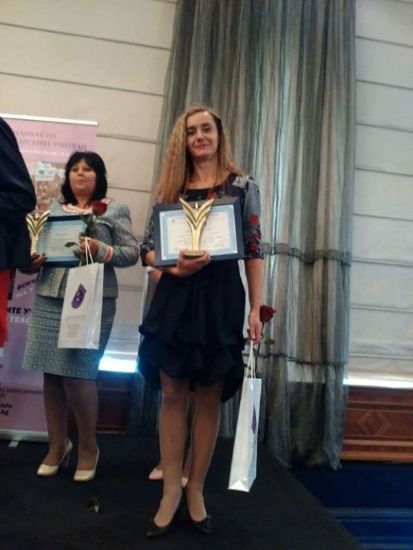 Двама от учителите на Казанлък със Специалната награда на СБУ