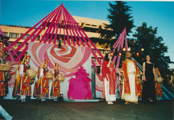 Уникално издание представя Цариците на Казанлък