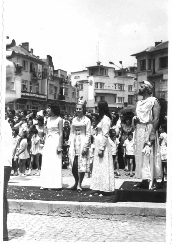 Уникално издание представя Цариците на Казанлък