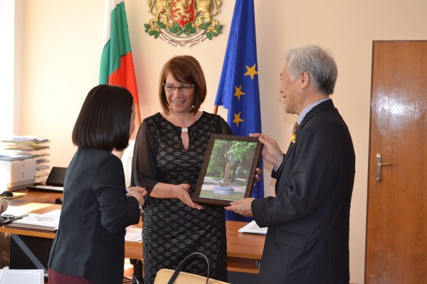 Кметът на Казанлък се срещна с посланика на Япония