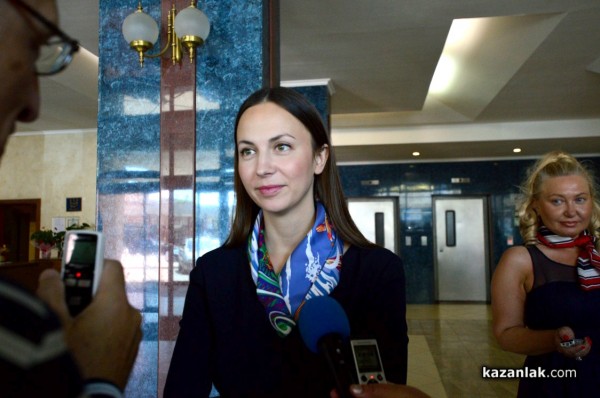 Ева Майдел разясни на казанлъчани какви ще бъдат ползите от постъпване на България в Еврозоната