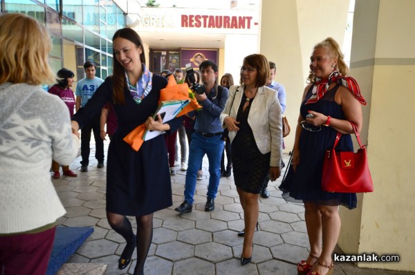 Ева Майдел разясни на казанлъчани какви ще бъдат ползите от постъпване на България в Еврозоната