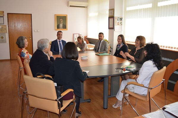 Кметът на Казанлък се срещна с посланика на Япония