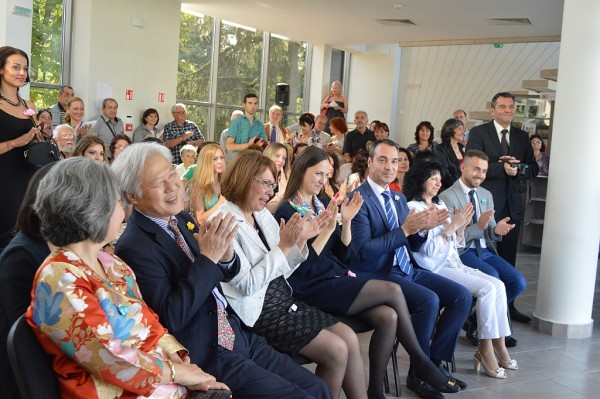 Евродепутатът Ева Майдел кани победителката в конкурса Царица Роза 2018 в Брюксел