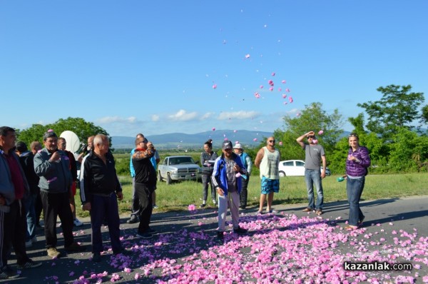 Розопроизводители от казанлъшко искат спешна намеса на държавата
