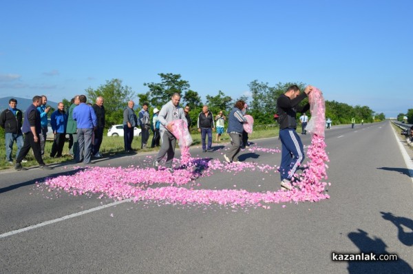 Розопроизводители от казанлъшко искат спешна намеса на държавата
