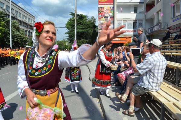 Първо шествие на розоберачите в Казанлък