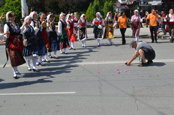 Първо шествие на розоберачите в Казанлък