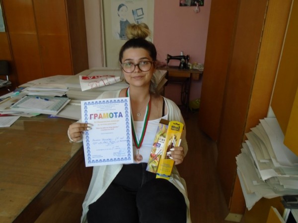 Нови отличия за талантливите художници от школа „Живопис”