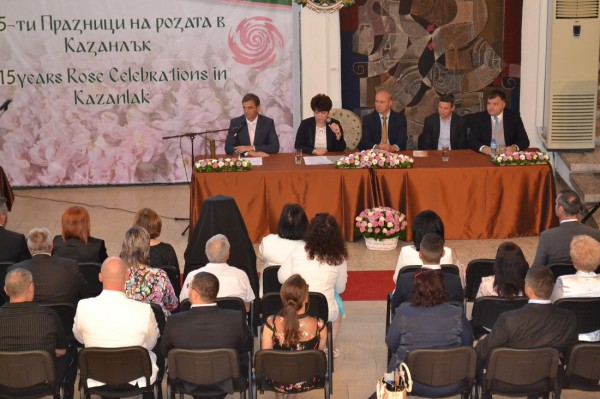 Казанлък има 2-ма нови Почетни граждани