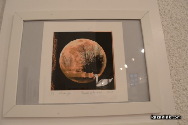 Изложбата на малка графика ще ви пренесе в друга вселена