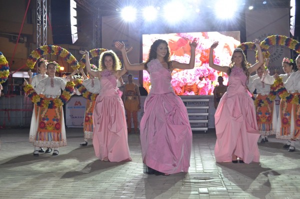 Коронясване на Царица Роза 2018 с най-старата запазена корона 