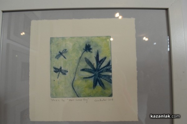 Изложбата на малка графика ще ви пренесе в друга вселена