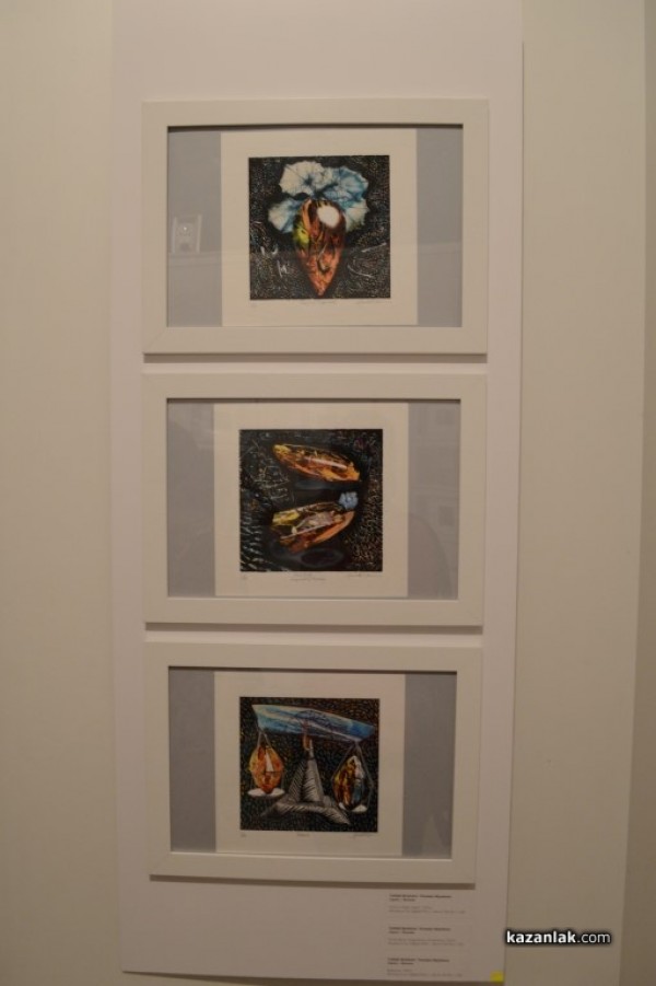 Изложбата на малка графика ще ви пренесе в друга вселена