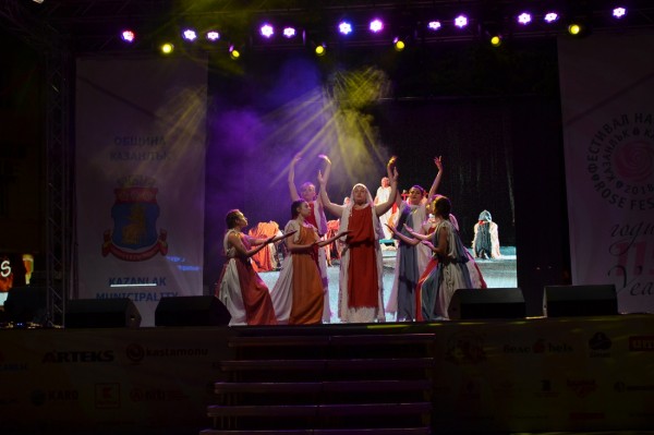 Коронясване на Царица Роза 2018 с най-старата запазена корона 