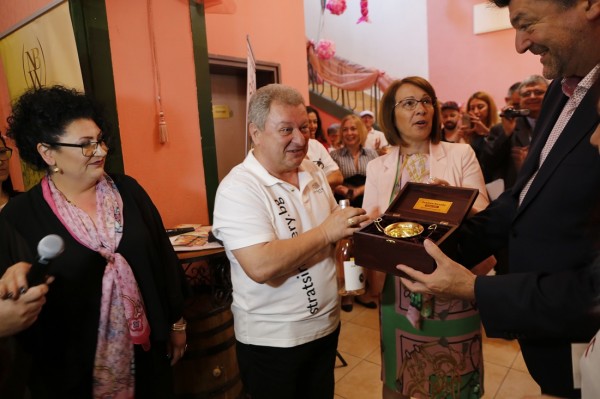 Кметът на Казанлък приветства Фестивала на виното Розе