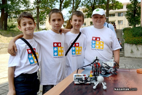 Бизнесът и Образованието в Казанлък си подадоха ръка