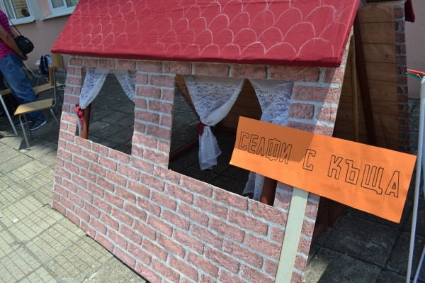 Кметът на Казанлък бе отличена със Сертификат за екипност от Хаджиеновци