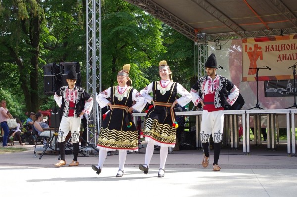 Кметът Галина Стоянова бе удостоена с почетен плакет на НФК „ Димитър Гайдаров – 1906г.- 1989г.“