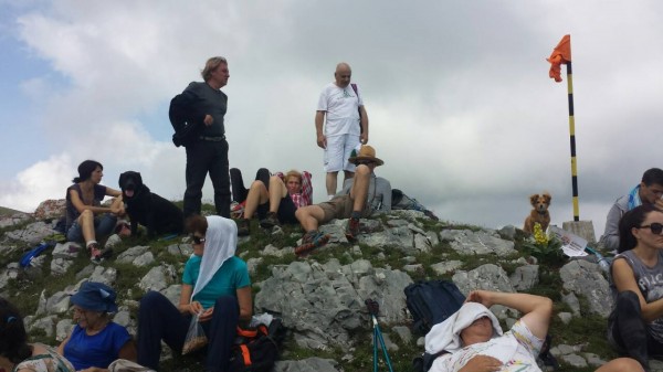 Туристите от “Орлово гнездо“ покориха връх “Сахранка“ за ден