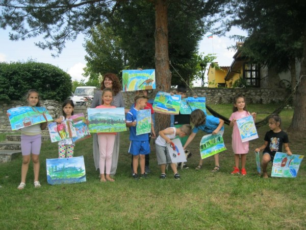 Деца и родители рисуваха на Синята река