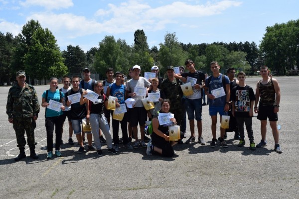 Казанлъшки ученици станаха “Приятели на армията“