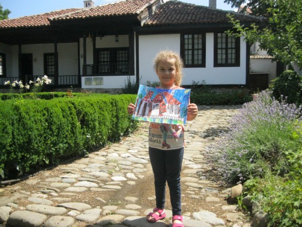 „Арт линия“ творят за пета поредна седмица в етнографския комплекс