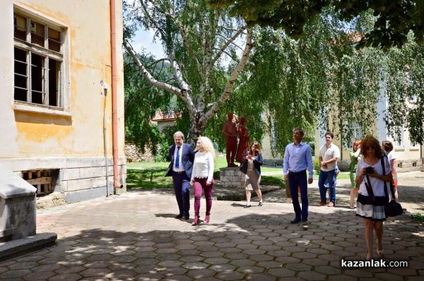 Читалището в Шипка ще бъде реставрирано, обеща министърът на културата