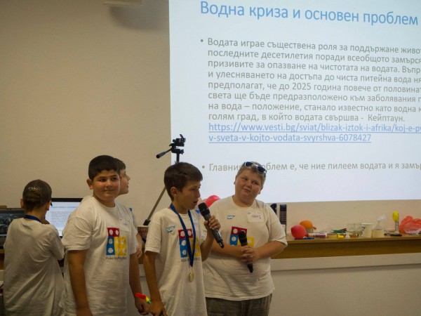 Трето място за казанлъшкия „Робо БУрборко“ на финала на Роботика за България