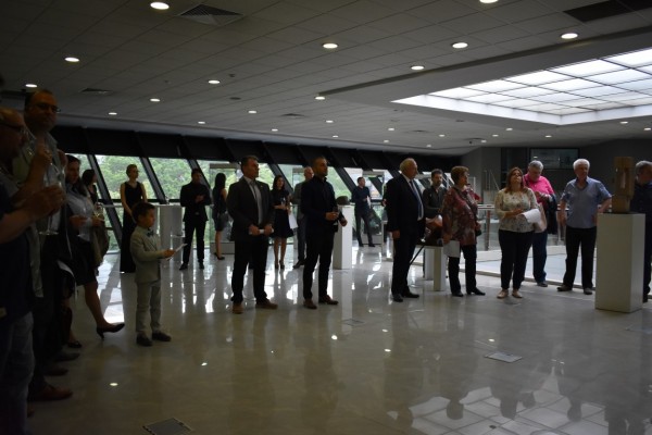 Благотворителната изложба за Художествената гимназия в Казанлък събра близо 10 000 лв.