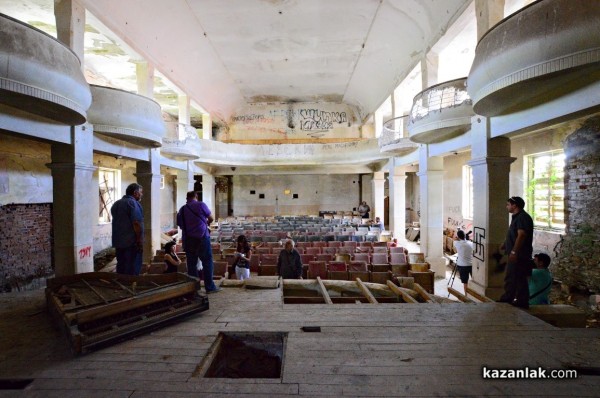 Читалището в Шипка ще бъде реставрирано, обеща министърът на културата