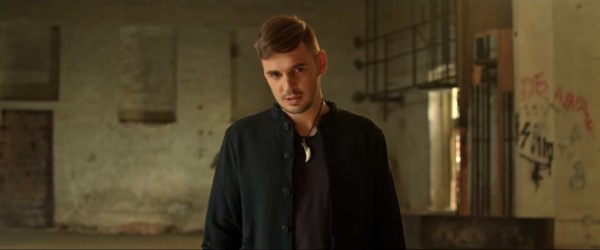 Финалист от “Гласът на България“ засне първия си клип в читалището в Шипка