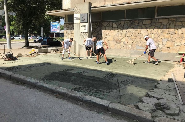 Обновиха барелефа на Стефан Караджа в навечерието на годишнината от гибелта му