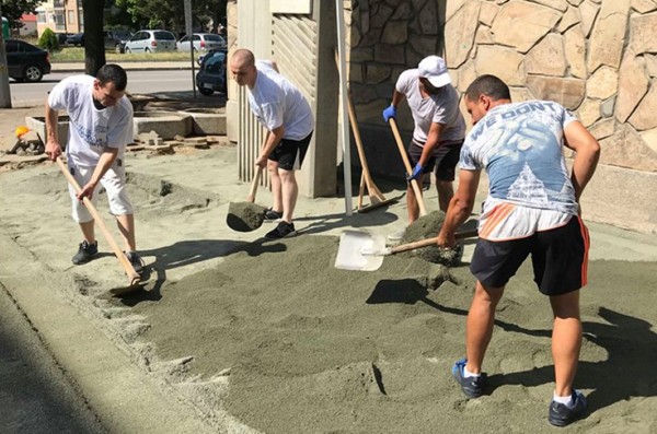 Обновиха барелефа на Стефан Караджа в навечерието на годишнината от гибелта му