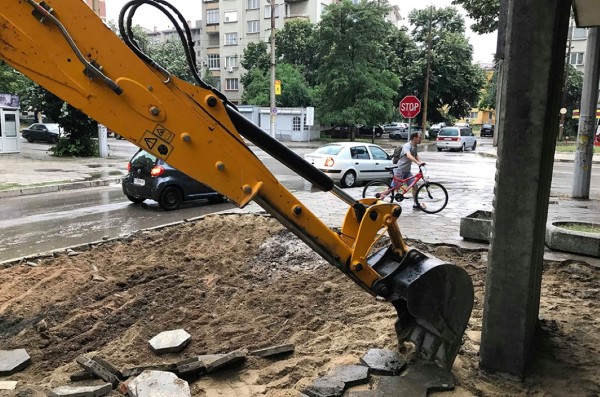 Обновиха барелефа на Стефан Караджа в навечерието на годишнината от гибелта му