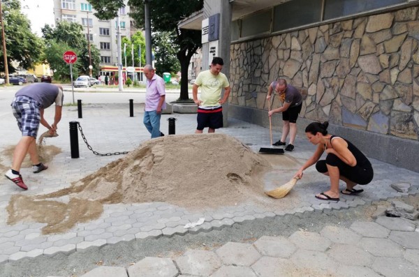 Обновиха барелефа на Стефан Караджа в навечерието на годишнината от гибелта му