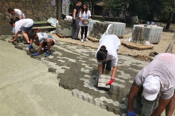 Обновиха барелефа на Стефан Караджа в навечерието на годишнината от гибелта му