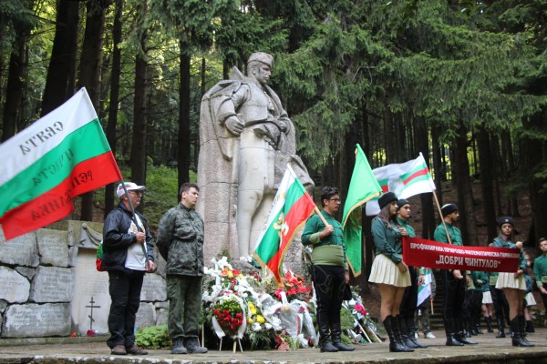 За поредна година ученици тръгнаха по стъпките на Хаджи Димитър
