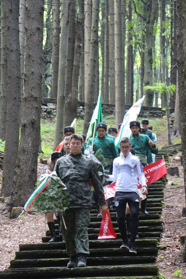 За поредна година ученици тръгнаха по стъпките на Хаджи Димитър